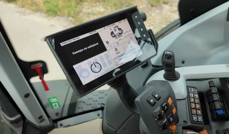 Трактор Valtra Q305